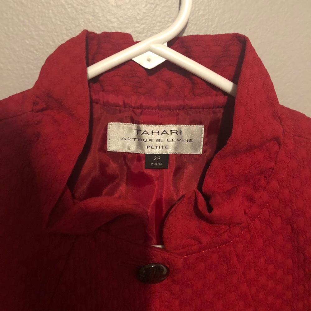 Arthur S. Levine,Tahari. Buttong Front Blazer.Sz2P - Picture 2 of 3